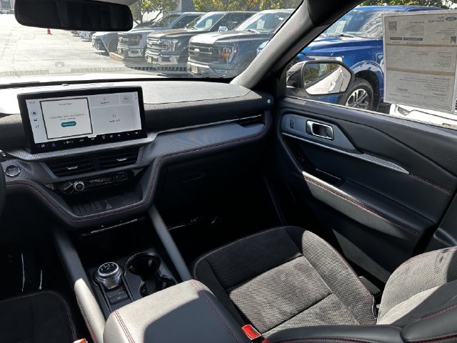 Certified 2025 Ford Explorer ST AWD/4WD image 17