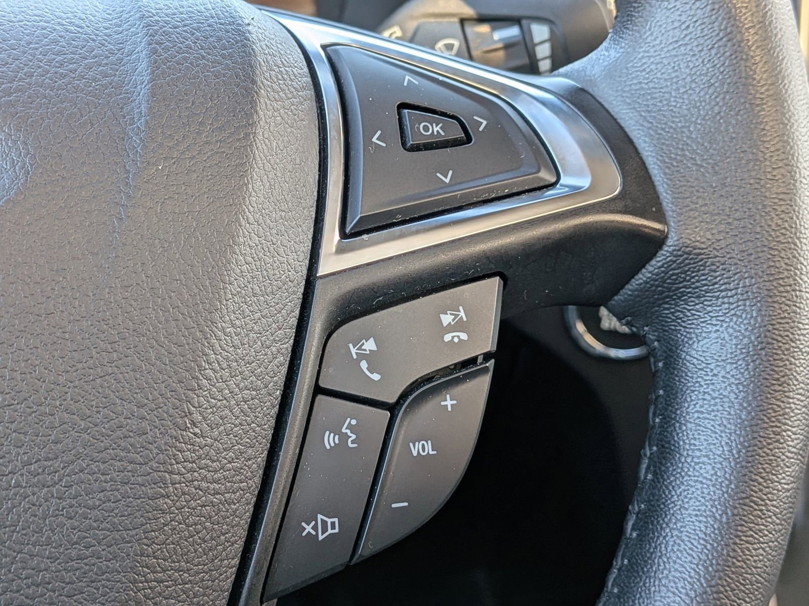 Certified 2024 Ford Edge SEL w/ Convenience Package image 30