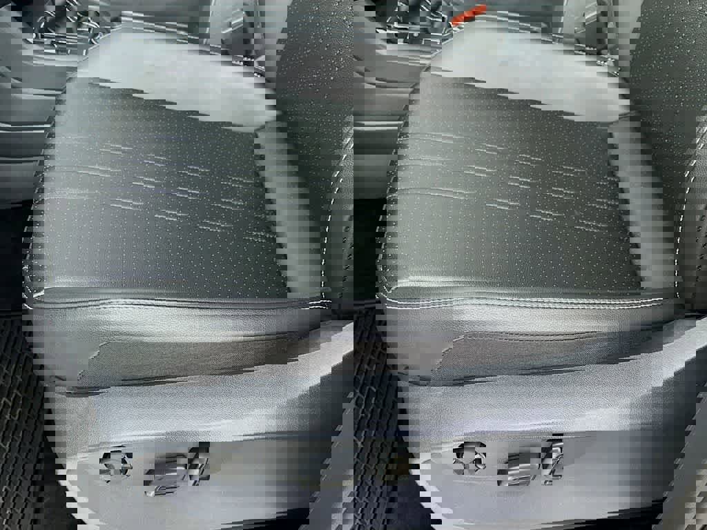 Used 2024 Volkswagen Tiguan SE R-Line image 30