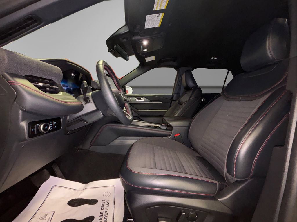 Certified 2025 Ford Explorer ST-Line w/ ST-Line Street Pack AWD/4WD image 10