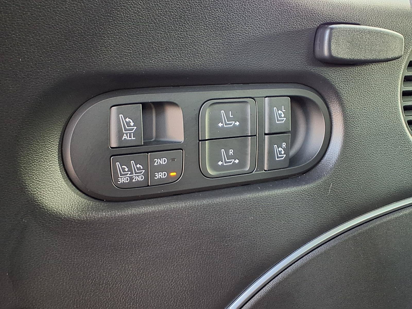 Used 2026 Hyundai Palisade Calligraphy AWD/4WD image 12