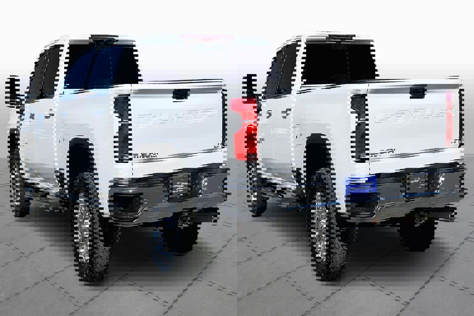 Used 2025 Chevrolet Silverado 3500 LTZ w/ LTZ Premium Package image 4