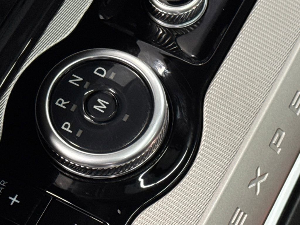 Certified 2025 Ford Expedition Active image 24