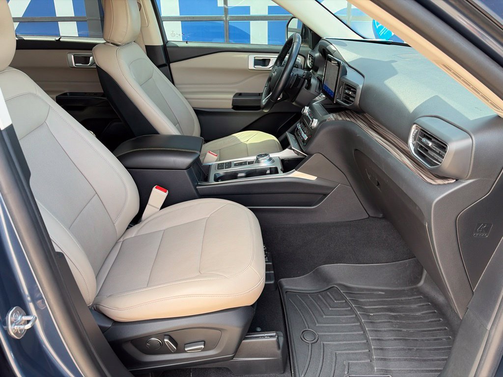 Certified 2020 Ford Explorer Limited RWD image 12