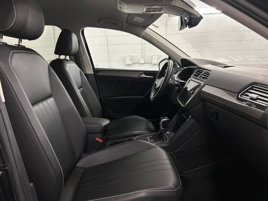 Used 2024 Volkswagen Tiguan SE image 27