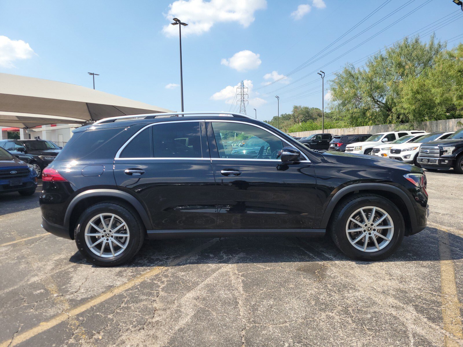 Used 2024 Mercedes-Benz GLE 350 4MATIC w/ 3rd Row Seat Package image 2