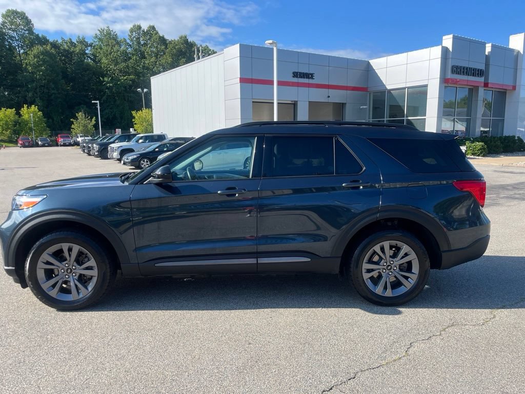 Certified 2024 Ford Explorer XLT w/ Equipment Group 202A AWD/4WD image 3