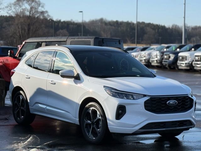 Certified 2023 Ford Escape ST-Line Select w/ Tech Pack #2 image 11