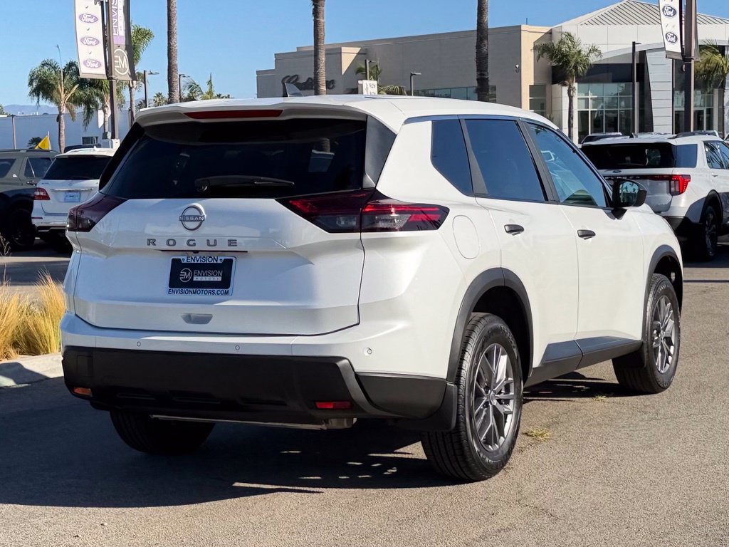 Used 2025 Nissan Rogue S FWD image 8