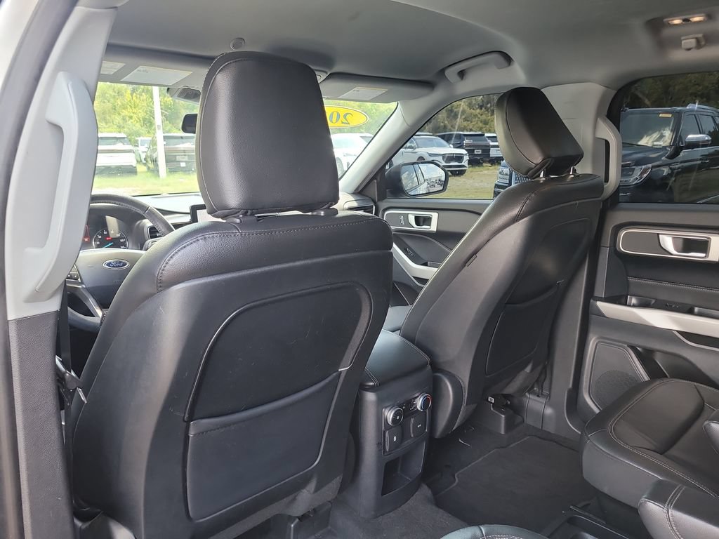 Certified 2020 Ford Explorer XLT w/ Equipment Group 202A RWD image 10