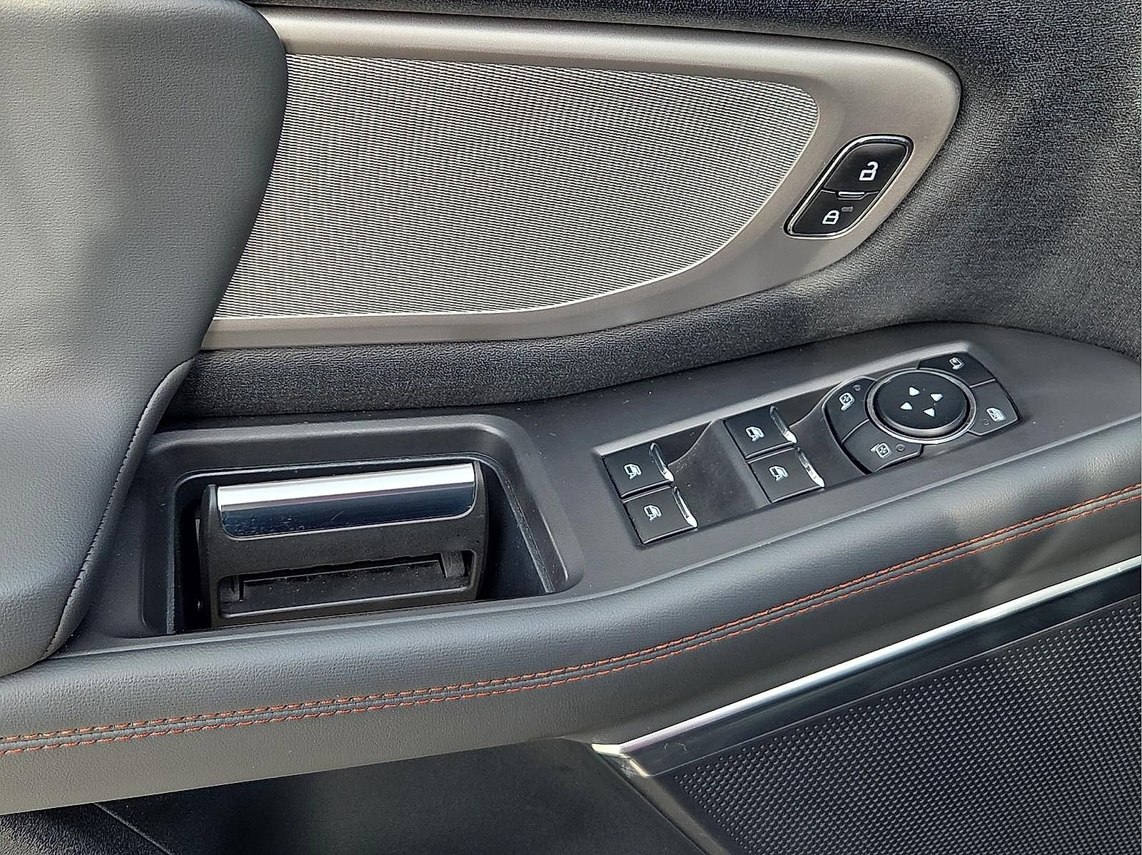Certified 2025 Ford Expedition Active AWD/4WD image 14