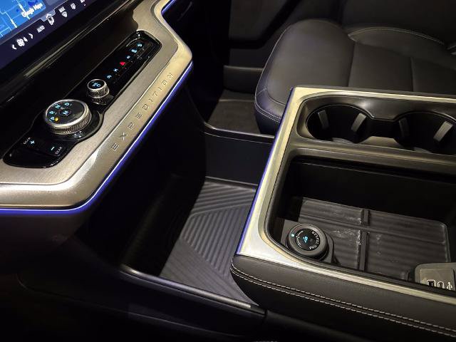 Certified 2026 Ford Expedition Platinum w/ Driver's Package AWD/4WD image 25