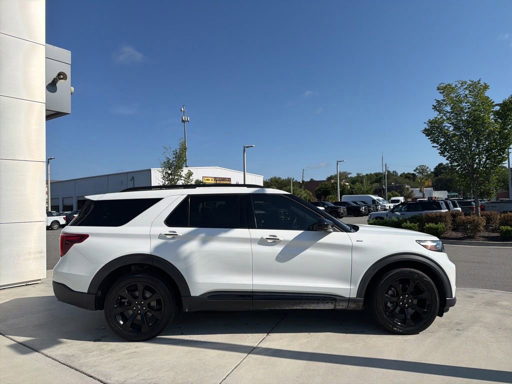 Certified 2023 Ford Explorer ST-Line w/ Class IV Trailer Tow Package RWD image 11