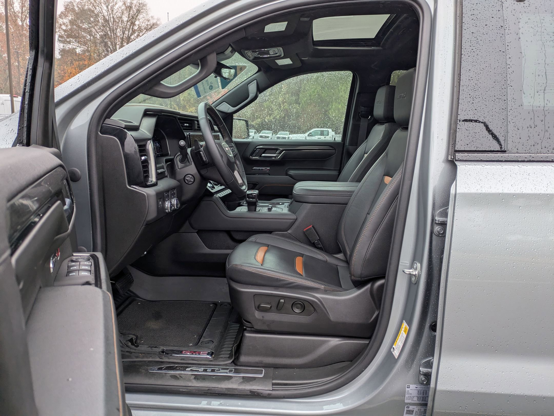 Used 2024 GMC Sierra 1500 AT4 w/ Technology Package image 13