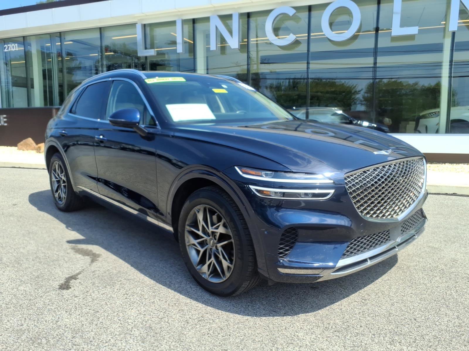 Used 2022 Genesis GV70 2.5T w/ Advanced Package AWD/4WD image 2