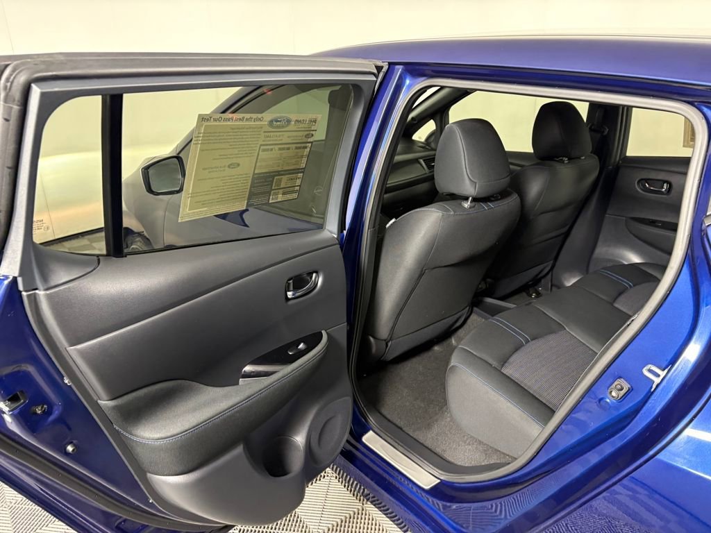 Used 2025 Nissan Leaf SV Plus image 28