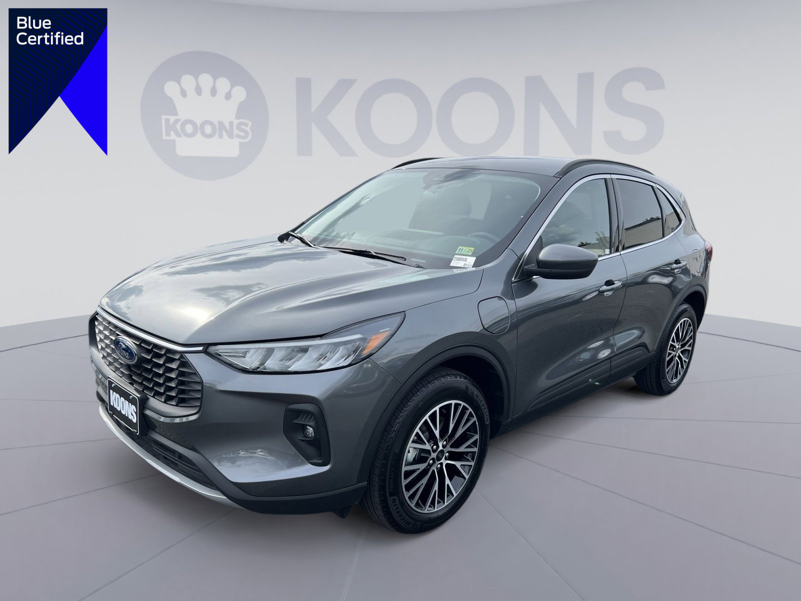 Certified 2025 Ford Escape SE image 1