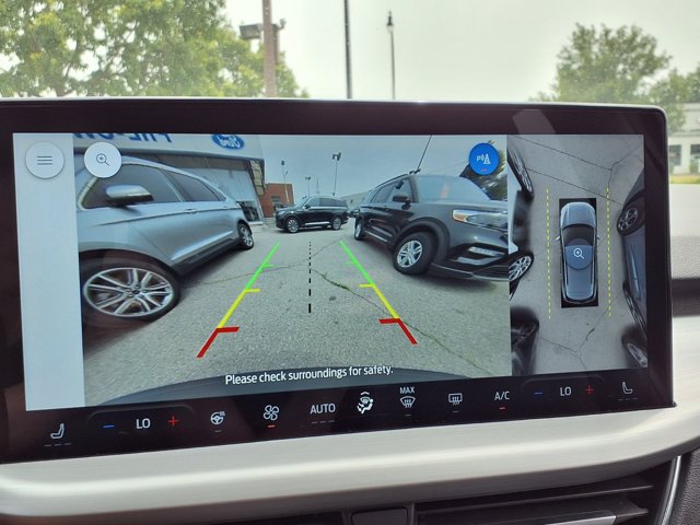 Certified 2024 Ford Escape Platinum AWD/4WD image 10