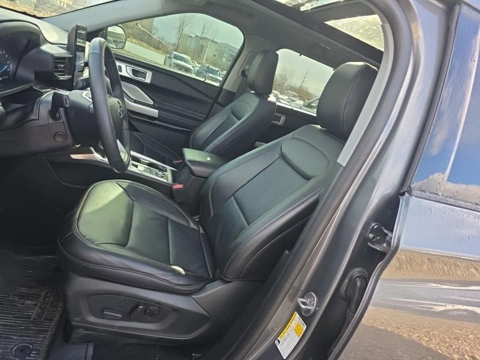 Certified 2023 Ford Explorer Limited w/ Limited Technology Package image 6