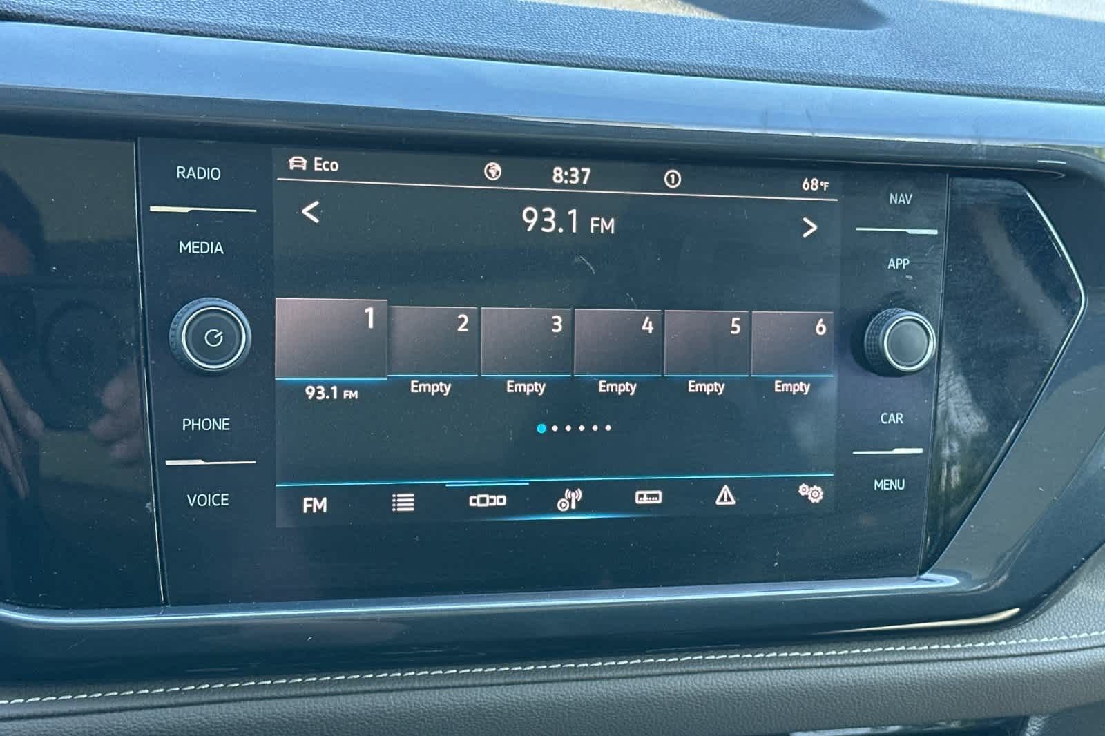 Used 2022 Volkswagen Taos SEL image 19