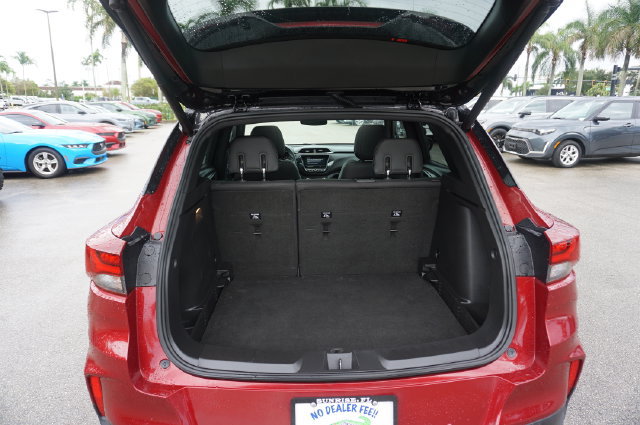 Used 2021 Chevrolet TrailBlazer RS w/ Sun and Liftgate Package FWD image 13
