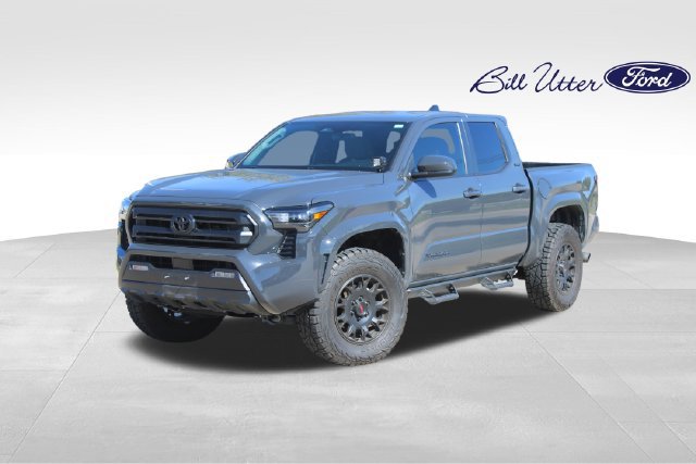 Used 2025 Toyota Tacoma SR5 AWD/4WD image 1