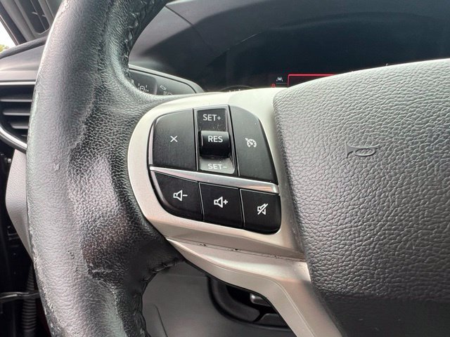 Certified 2023 Ford Explorer XLT w/ Equipment Group 202A AWD/4WD image 9