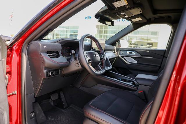 Certified 2025 Ford Explorer ST image 24