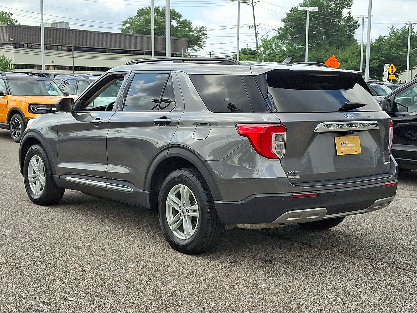 Certified 2023 Ford Explorer XLT w/ Equipment Group 202A AWD/4WD image 7