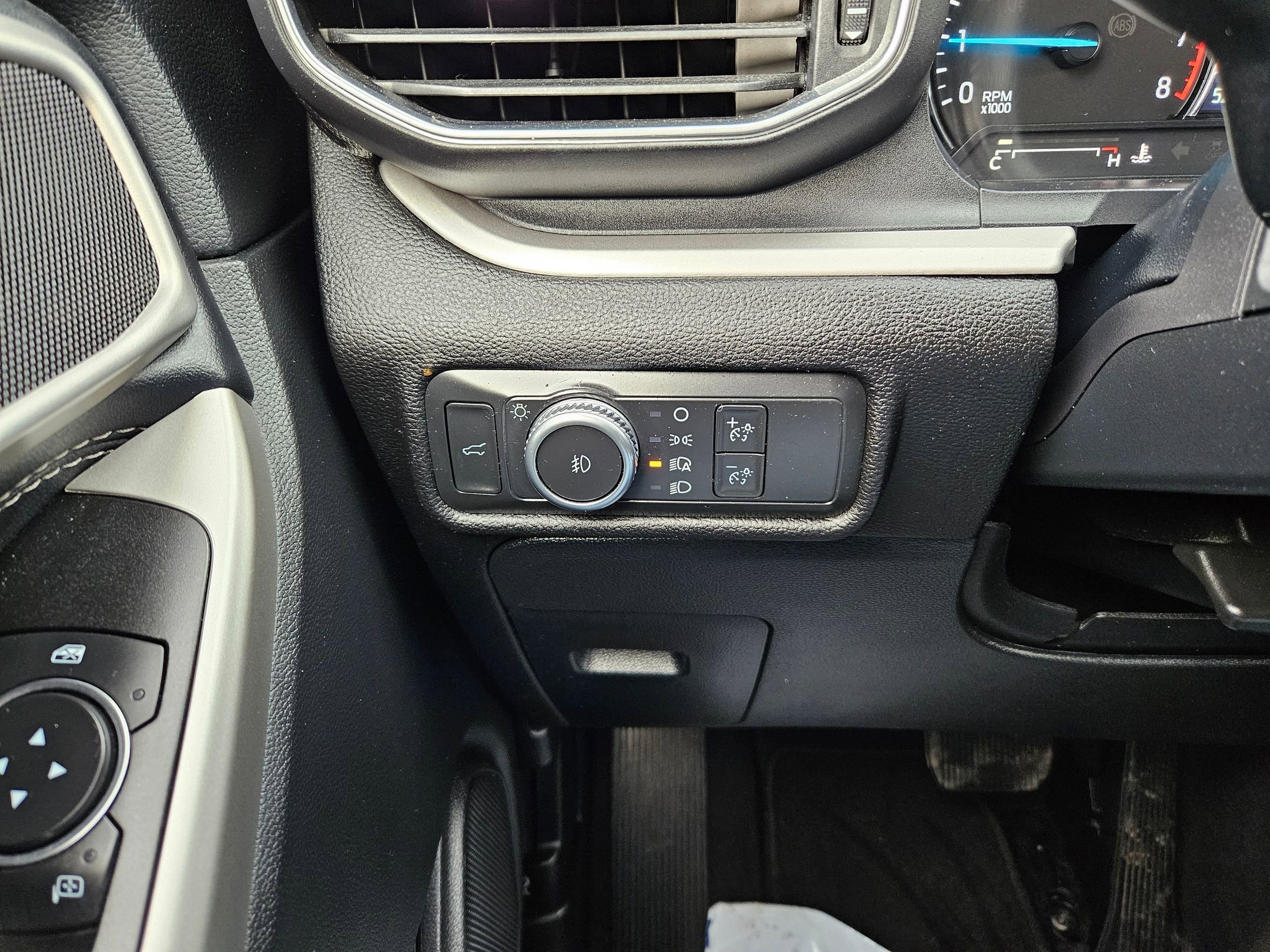 Certified 2022 Ford Explorer XLT w/ Equipment Group 202A image 16