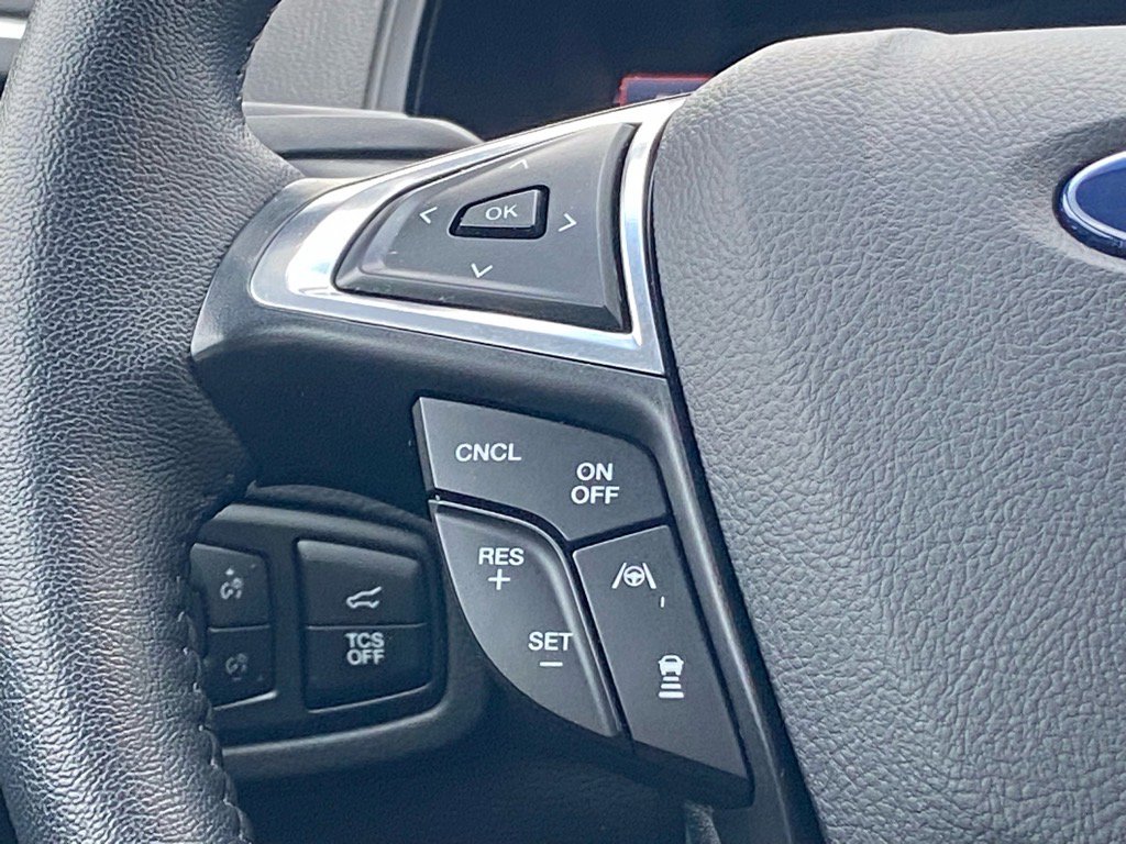 Certified 2024 Ford Edge Titanium w/ Equipment Group 301A image 7