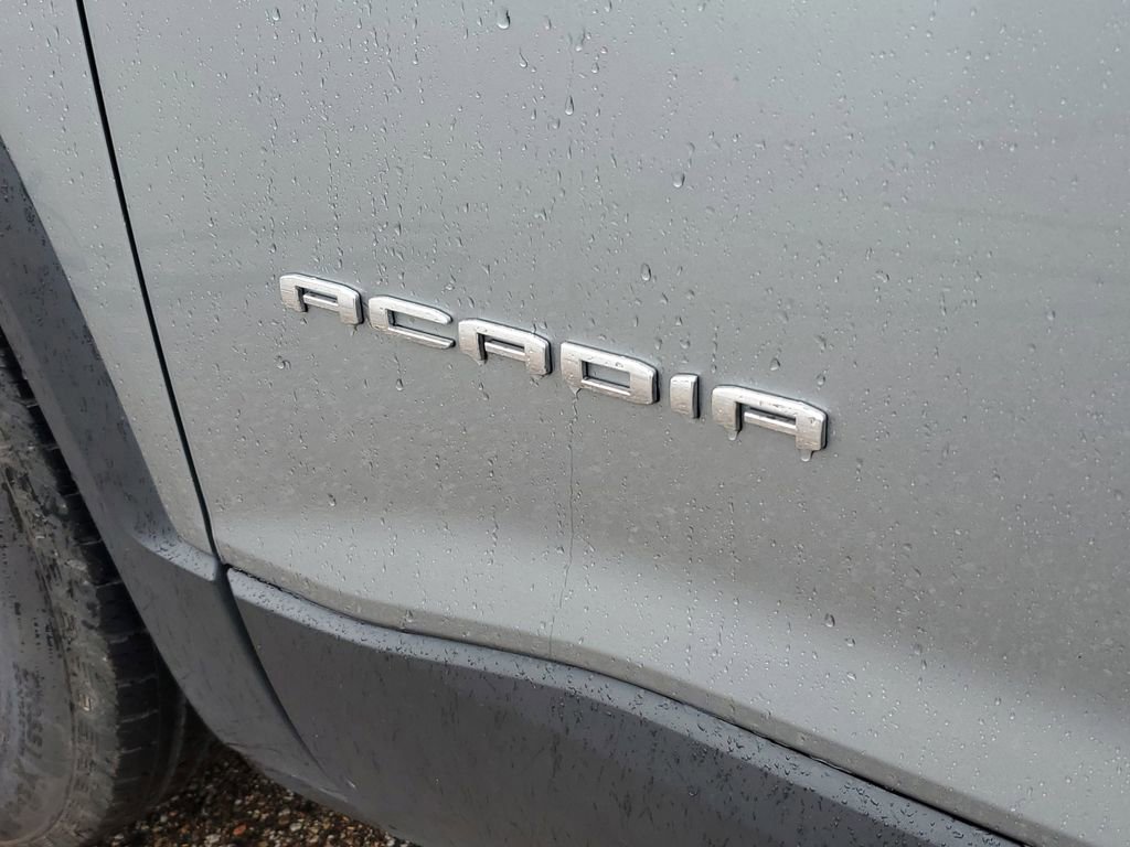 Used 2023 GMC Acadia SLE w/ Driver Convenience Package image 7