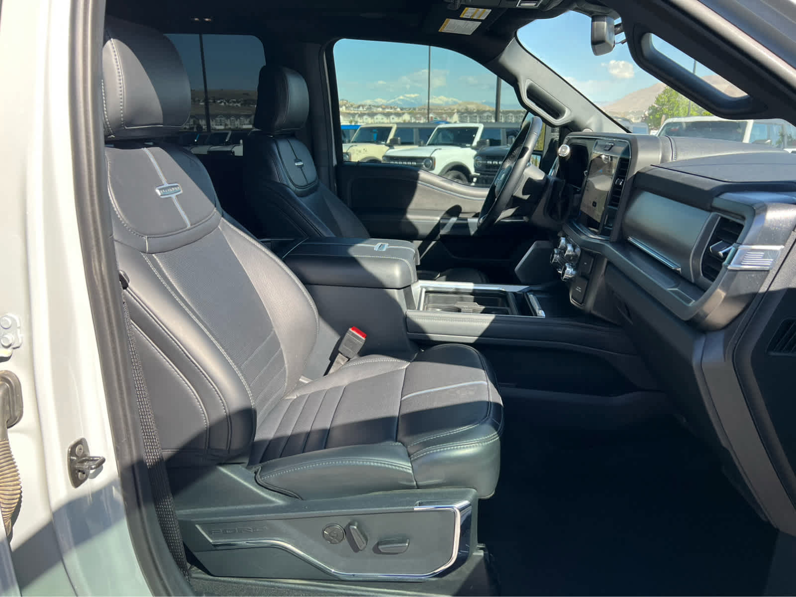 Certified 2025 Ford F450 Platinum AWD/4WD image 17