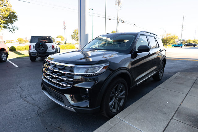 Certified 2025 Ford Explorer Active w/ Active Comfort Package image 7