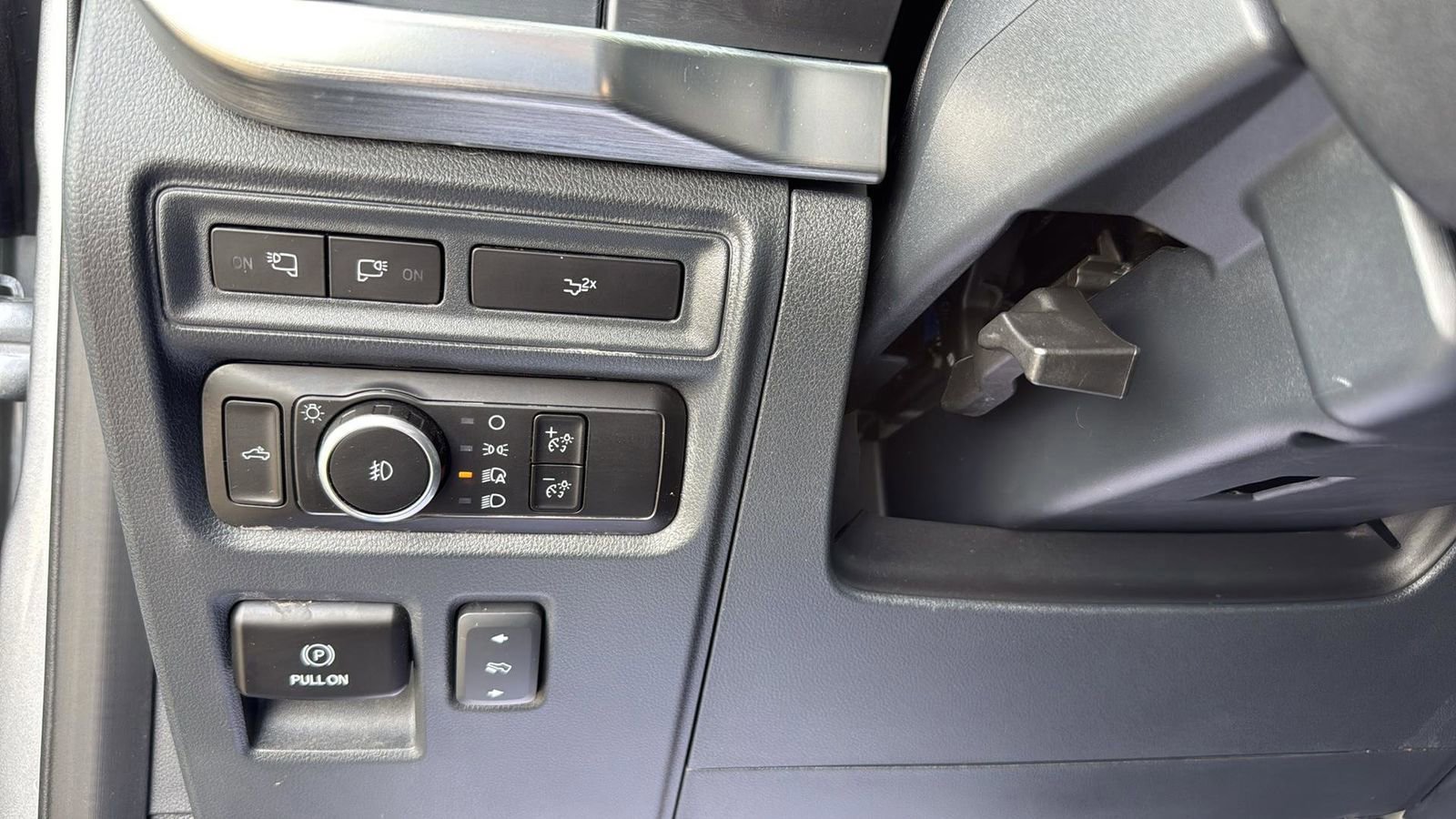 Certified 2023 Ford F150 Lariat w/ Trailer Tow Package image 18