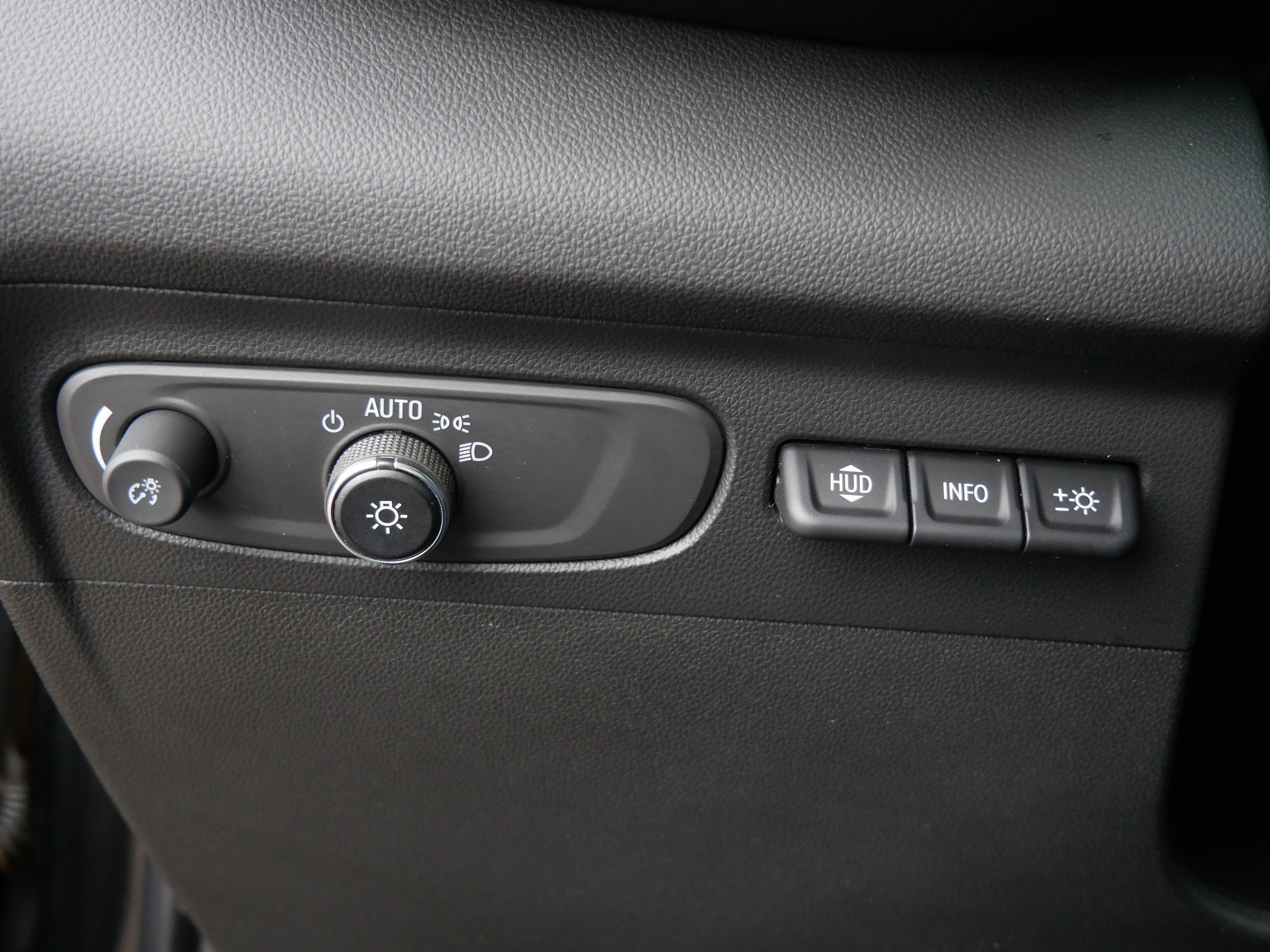 Used 2021 Buick Envision Essence w/ Technology Package I image 26