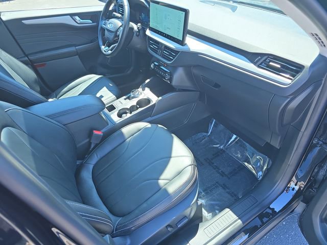 Certified 2025 Ford Escape Platinum w/ Premium Technology Package AWD/4WD image 13