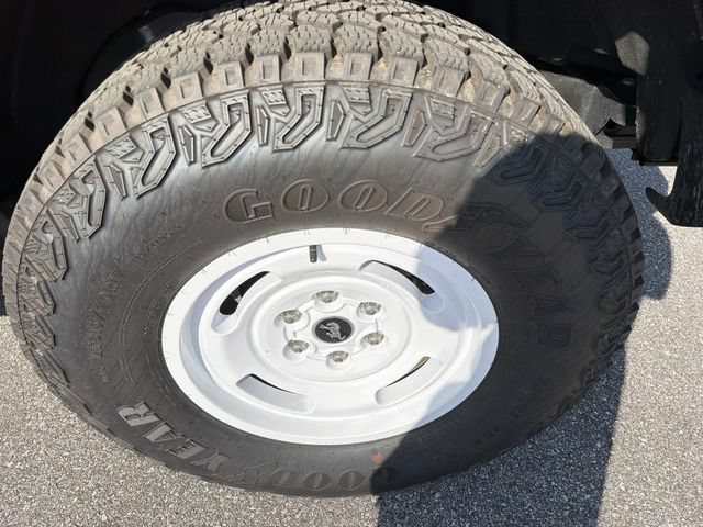 Certified 2025 Ford Bronco Heritage Edition AWD/4WD image 35
