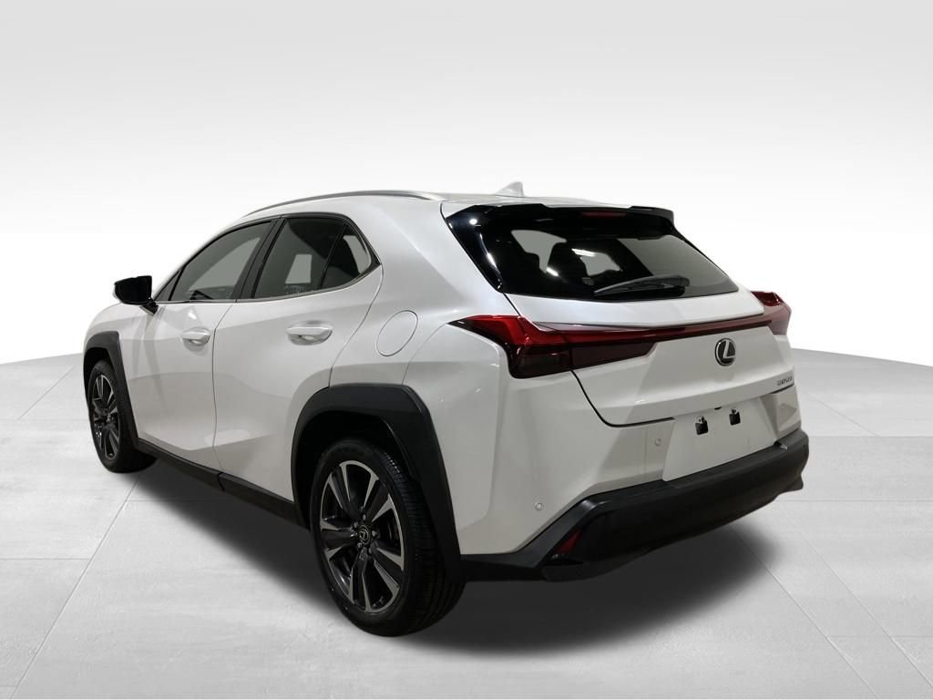 Used 2019 Lexus UX 200 image 5
