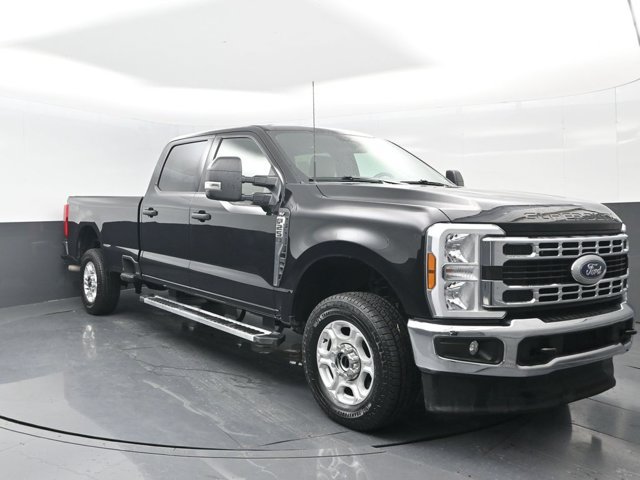 Certified 2025 Ford F250 XLT AWD/4WD image 2