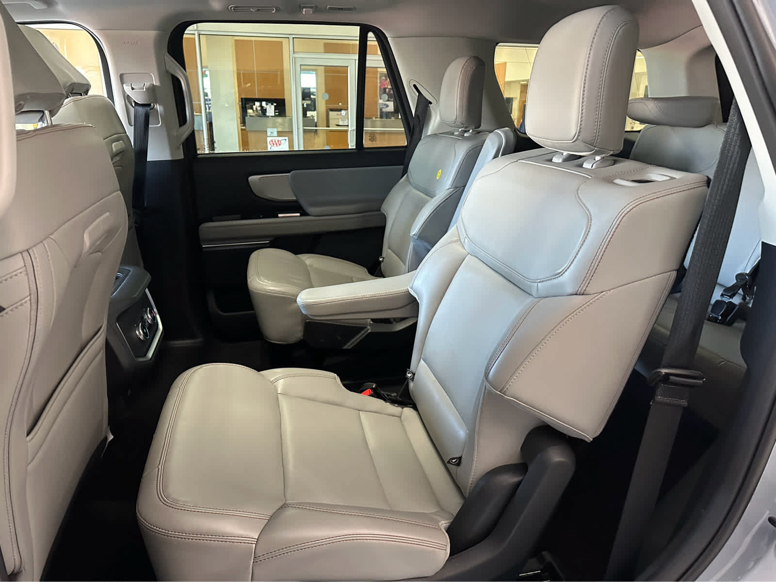 Certified 2025 Ford Expedition Active AWD/4WD image 45