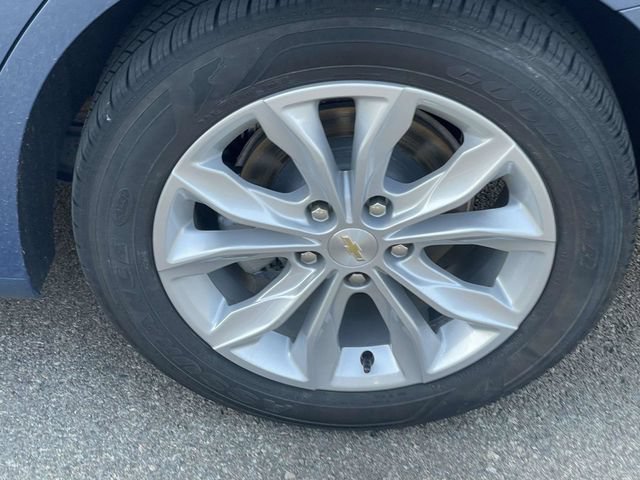 Used 2025 Chevrolet Malibu LT FWD image 11