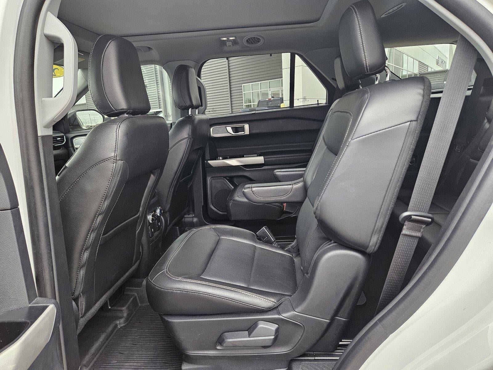 Certified 2022 Ford Explorer Limited w/ Equipment Group 301A RWD image 9