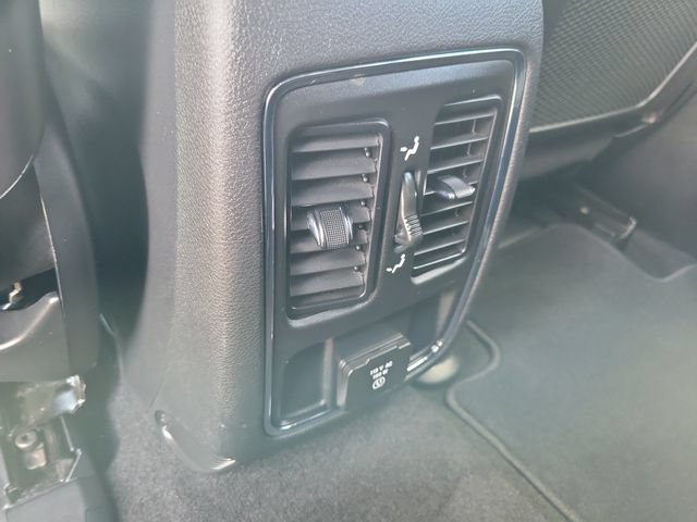 Used 2021 Jeep Grand Cherokee Laredo X AWD/4WD image 17