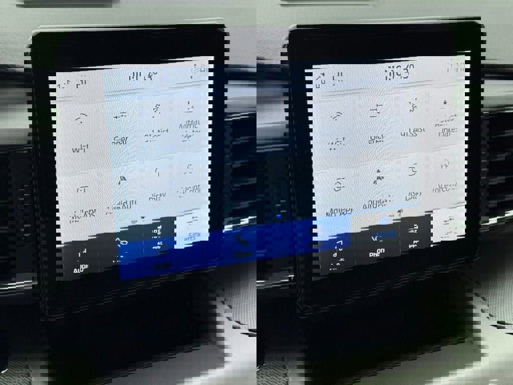 Certified 2022 Ford Explorer XLT w/ Equipment Group 202A image 27