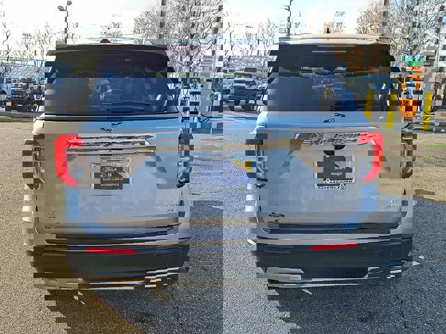 Certified 2024 Ford Explorer XLT w/ Equipment Group 202A image 7