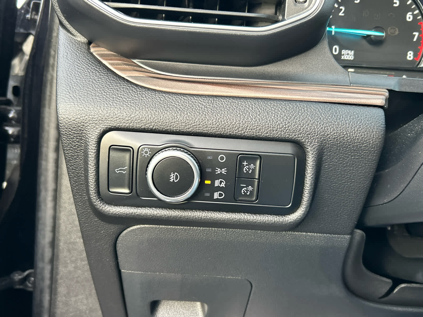 Certified 2024 Ford Explorer Limited image 32