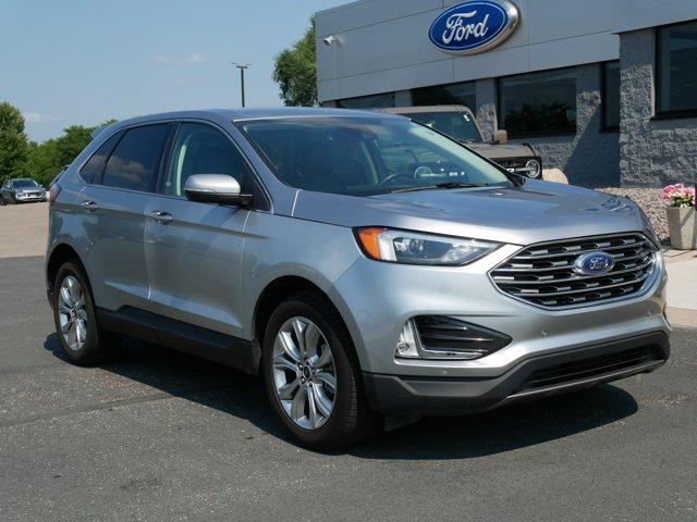 Certified 2024 Ford Edge Titanium AWD/4WD image 2