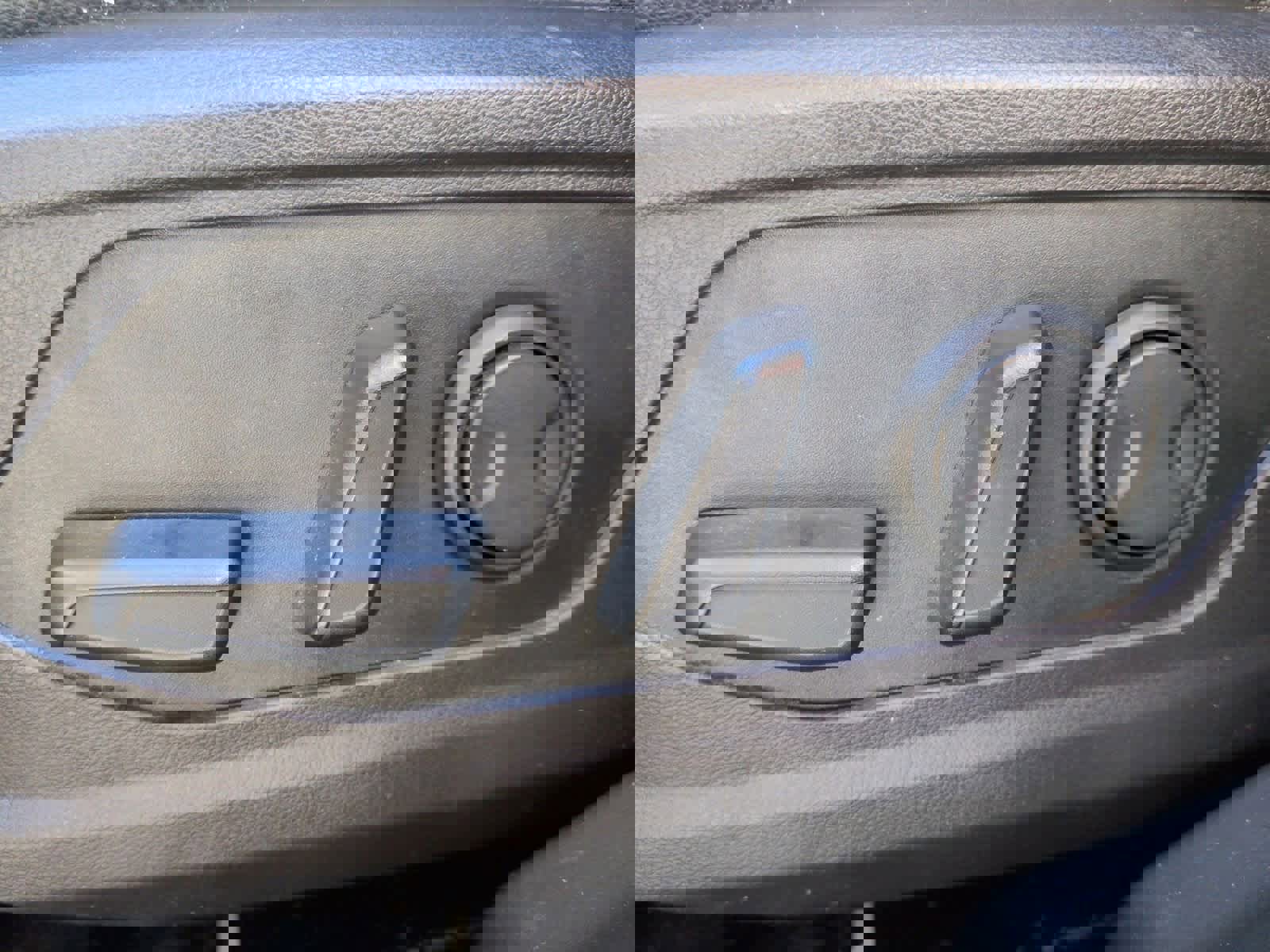 Used 2022 Hyundai Santa Cruz Limited image 18