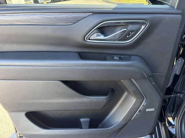 Used 2023 GMC Yukon XL SLT w/ SLT Luxury Package RWD image 19